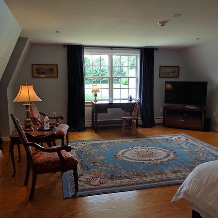 The Chase House Inn Cornish Екстериор снимка