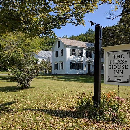 The Chase House Inn Cornish Екстериор снимка