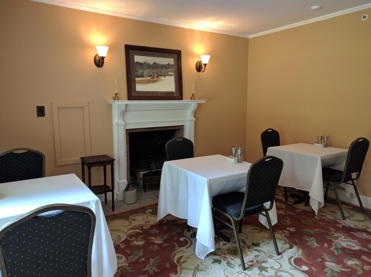 The Chase House Inn Cornish Екстериор снимка