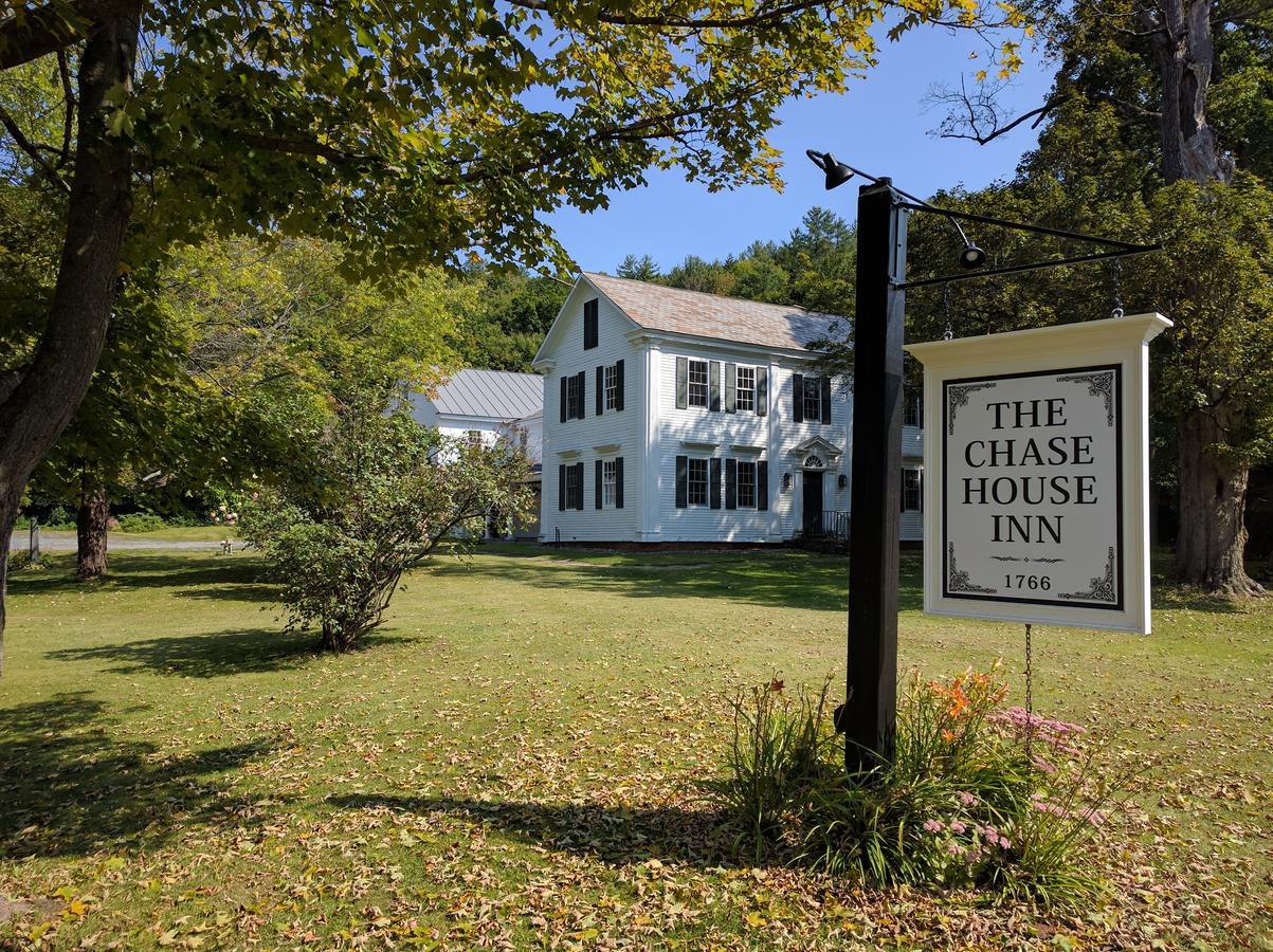 The Chase House Inn Cornish Екстериор снимка